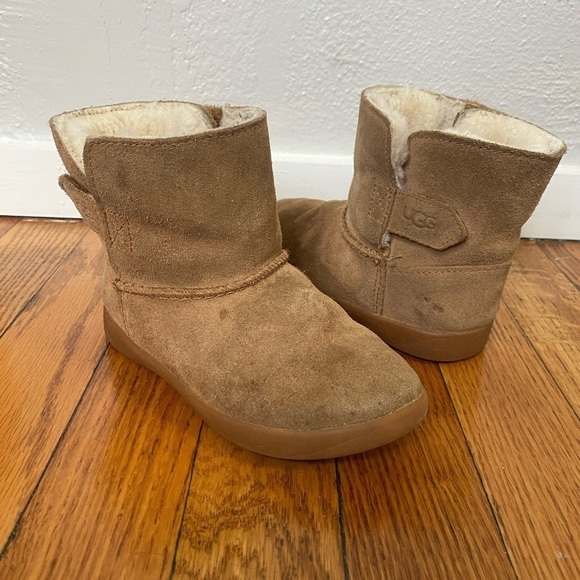 UGG Toddler Classic Camel Boots Size 10 - Picture 1 of 9